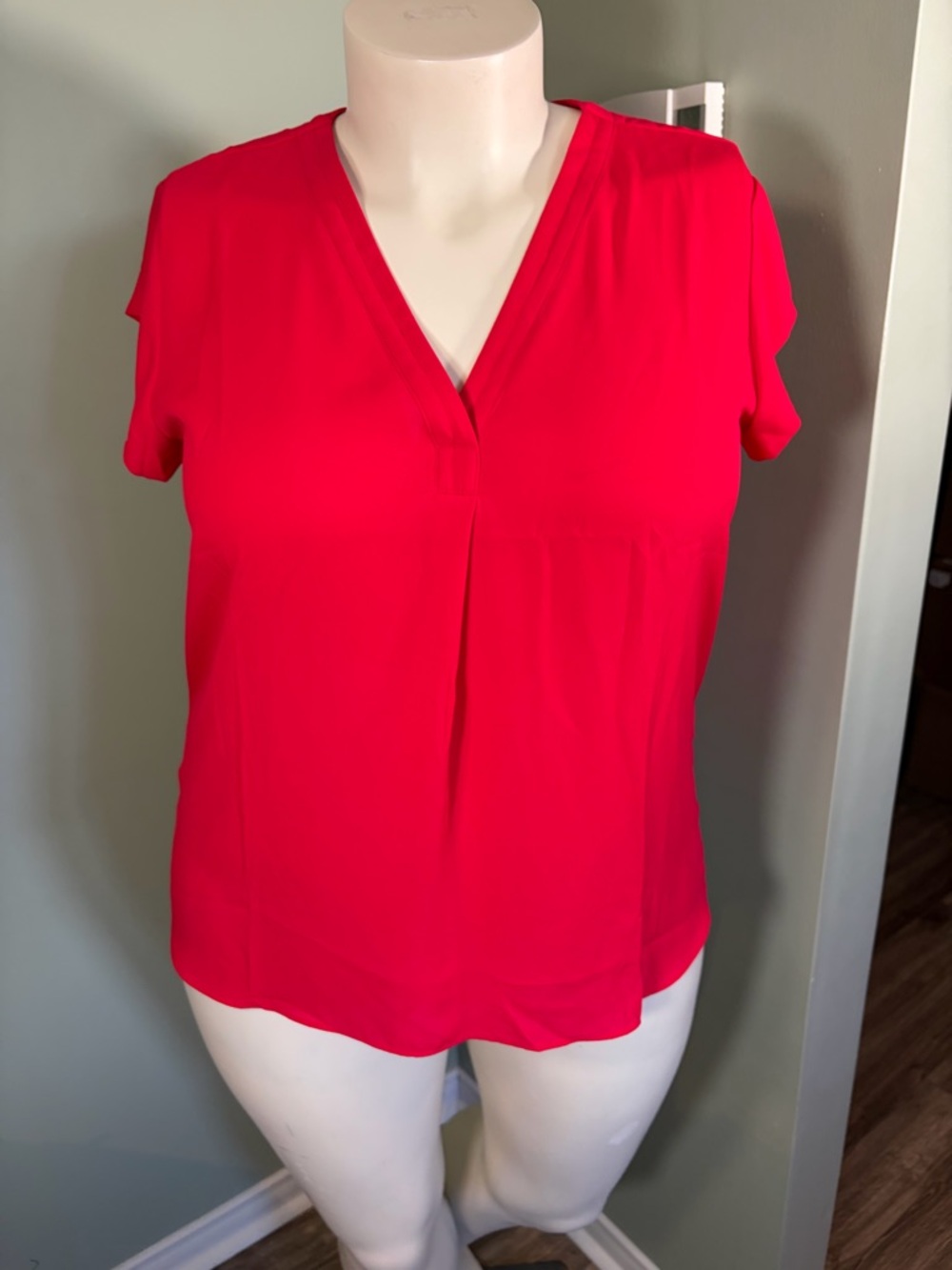 62. Reitmans Women’s V-Neck Short Sleeve Top - Red